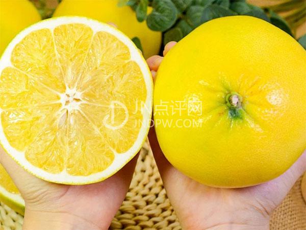 葡萄柚营养丰富功效多，你知道吃它需要注意什么吗？