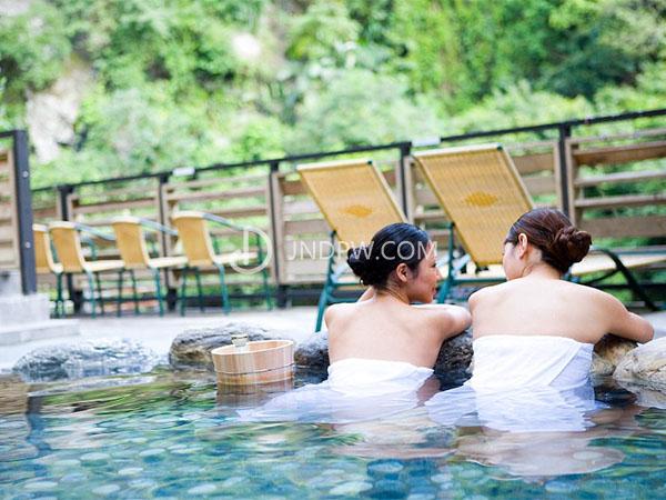 泉城暖汤记:济南都市女性的一场温柔疗愈