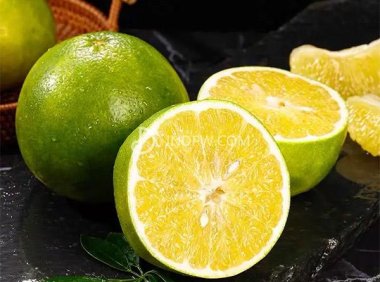 葡萄柚营养丰富功效多，你知道吃它需要注意什么吗？